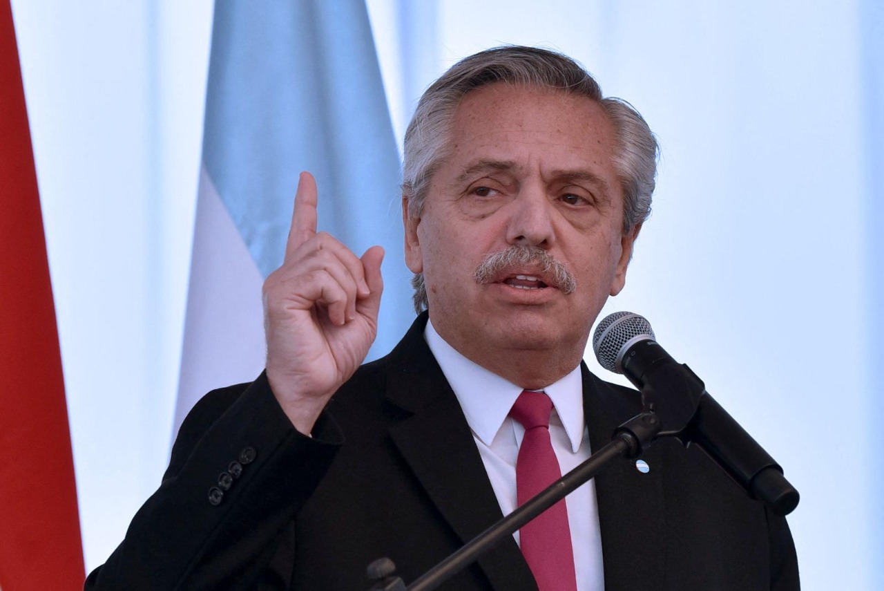 Presidente argentino impulsa juicio político a Corte Suprema.