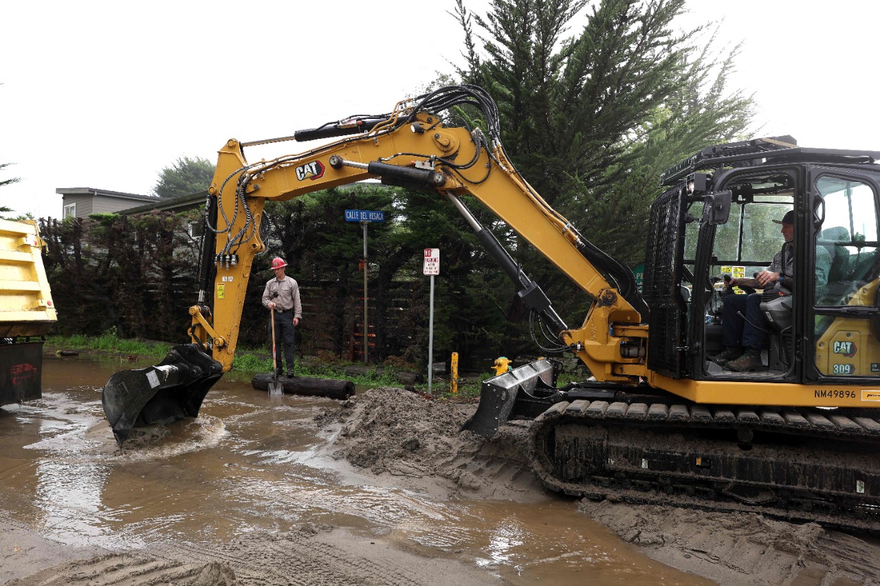 Alertas por inundaciones en California ante el pronóstico de más tormentas.