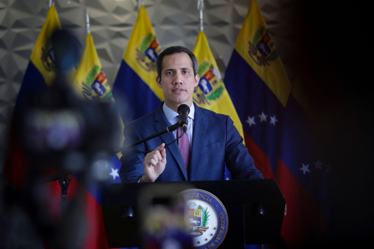 Oposición da estocada a 'interinato' de Guaidó y chavismo festeja.