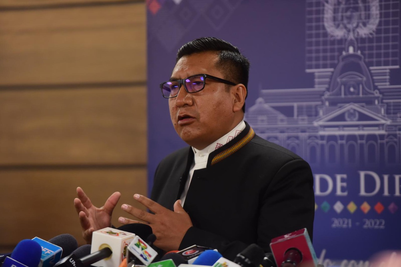 Diputado Mamani alerta de presencia de grupos radicales cruceños en La Paz y El Alto