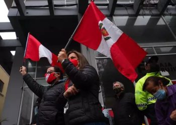 Perú cesa a su embajadora en Bolivia.