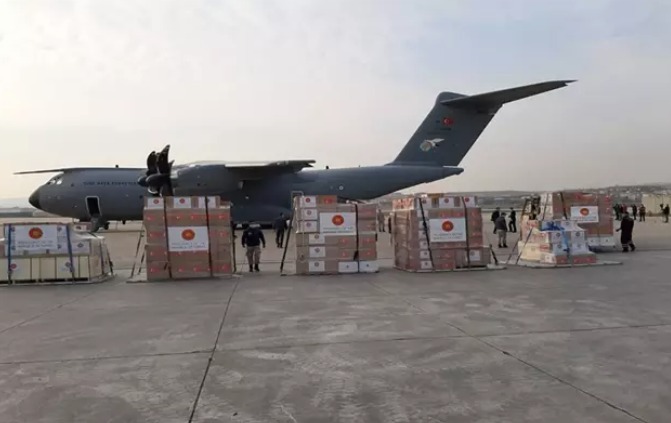 Turquía levanta el embargo al transporte aéreo de mercancías con Armenia.