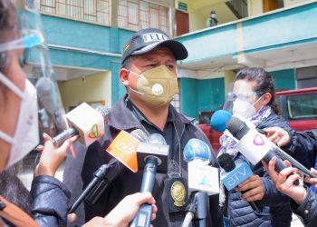 Mujer es arrestada por allanamiento al confundirse de domicilio en La Paz.