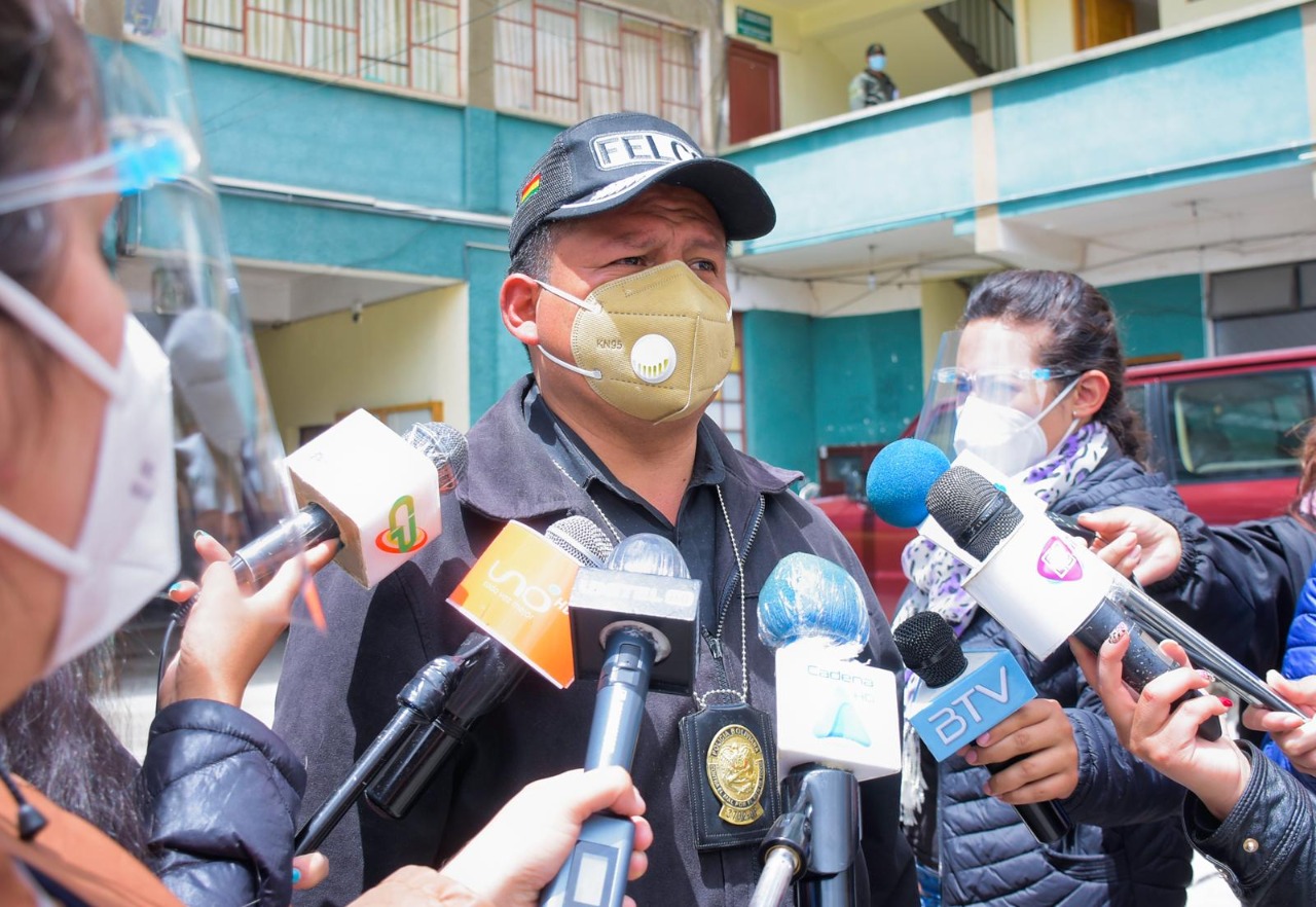 Mujer es arrestada por allanamiento al confundirse de domicilio en La Paz.