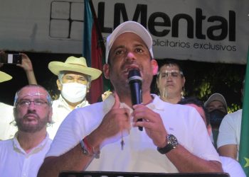 Peña dice que mandato de Camacho está vigente en prisión, aunque a costa de su gestión