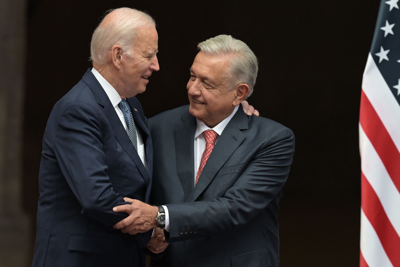 Presidente mexicano llama a Biden a poner fin a 'desdén' de EEUU.