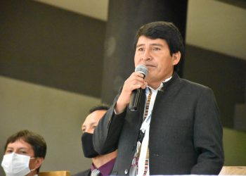 El gobernador Condori no se suma a las movilizaciones en favor de Camacho