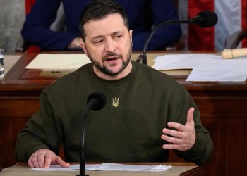 Zelenski despoja de la nacionalidad ucraniana a exdiputado.