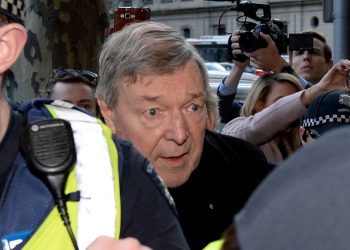 Muere el cardenal George Pell, condenado por abuso de menores.