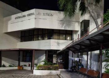 Edificio de la Contraloría en Santa Cruz permanece con resguardo policial