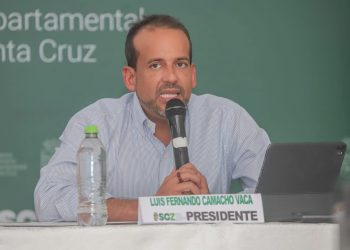 Desde Chonchocoro, Camacho ratifica a 81 jefes y designa a ocho directores
