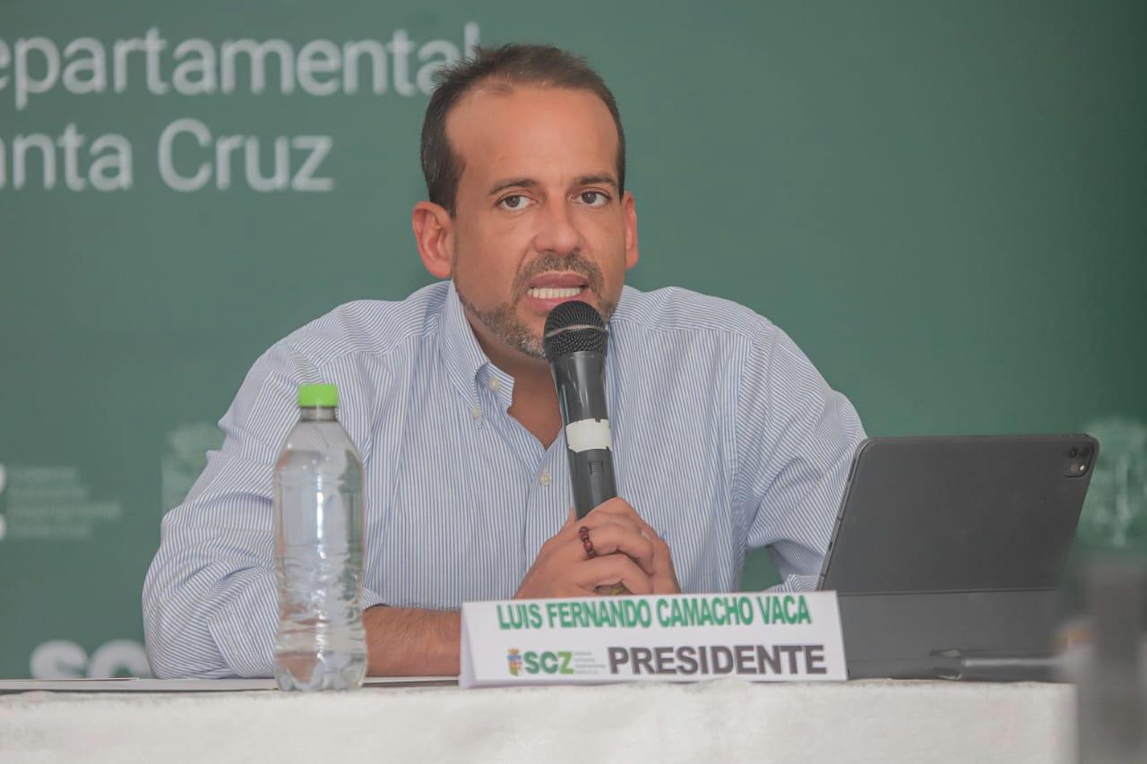 Desde Chonchocoro, Camacho ratifica a 81 jefes y designa a ocho directores