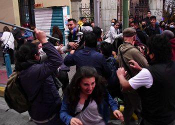 Alcón condena agresión a periodistas y cuestiona pronunciamiento selectivo de gremios