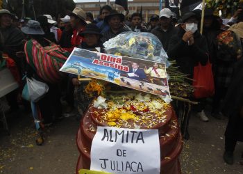 Aumentan a 20 lo fallecidos por enfrentamientos en Juliaca, Perú.