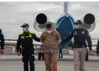 Fiscalía de Colombia desestima la petición del Gobierno para suspender la detención de exjefes paramilitares.