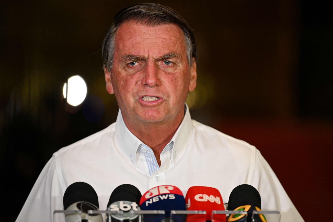Bolsonaro 'lamenta' el asalto a los poderes por parte de sus simpatizantes.