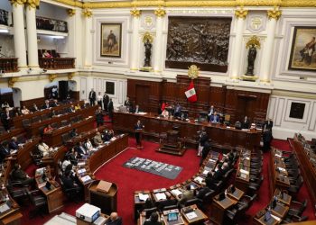 Congreso de Perú aboga por eliminar el voto de confianza que valida a los gabinetes ministeriales.