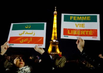 Miles de personas se manifiestan en la ciudad francesa de Estrasburgo.