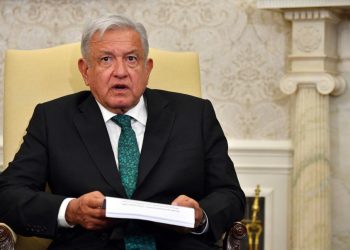 Los expatriados 'aman' a México y su capital, se felicita López Obrador.