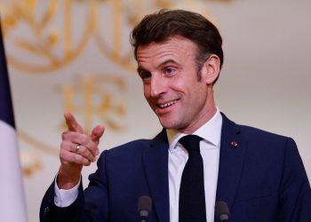La huelga contra la reforma de las pensiones en Francia pone a prueba a Macron.