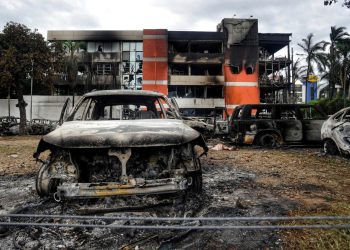 Inmuebles públicos y privados fueron afectados durante las movilizaciones en Santa Cruz. Foto: APG.