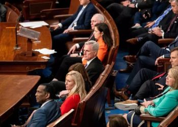 Congresistas presionan a la Casa Blanca para que envíe más armamento.
