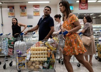 Desempleo en Brasil cae a 8,1% y alcanza menor índice en siete años.