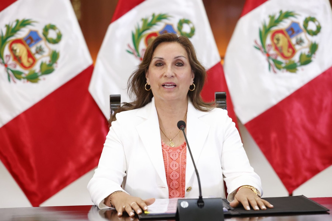 Boluarte carga contra los violentos en Lima y reitera su negativa a dimitir.