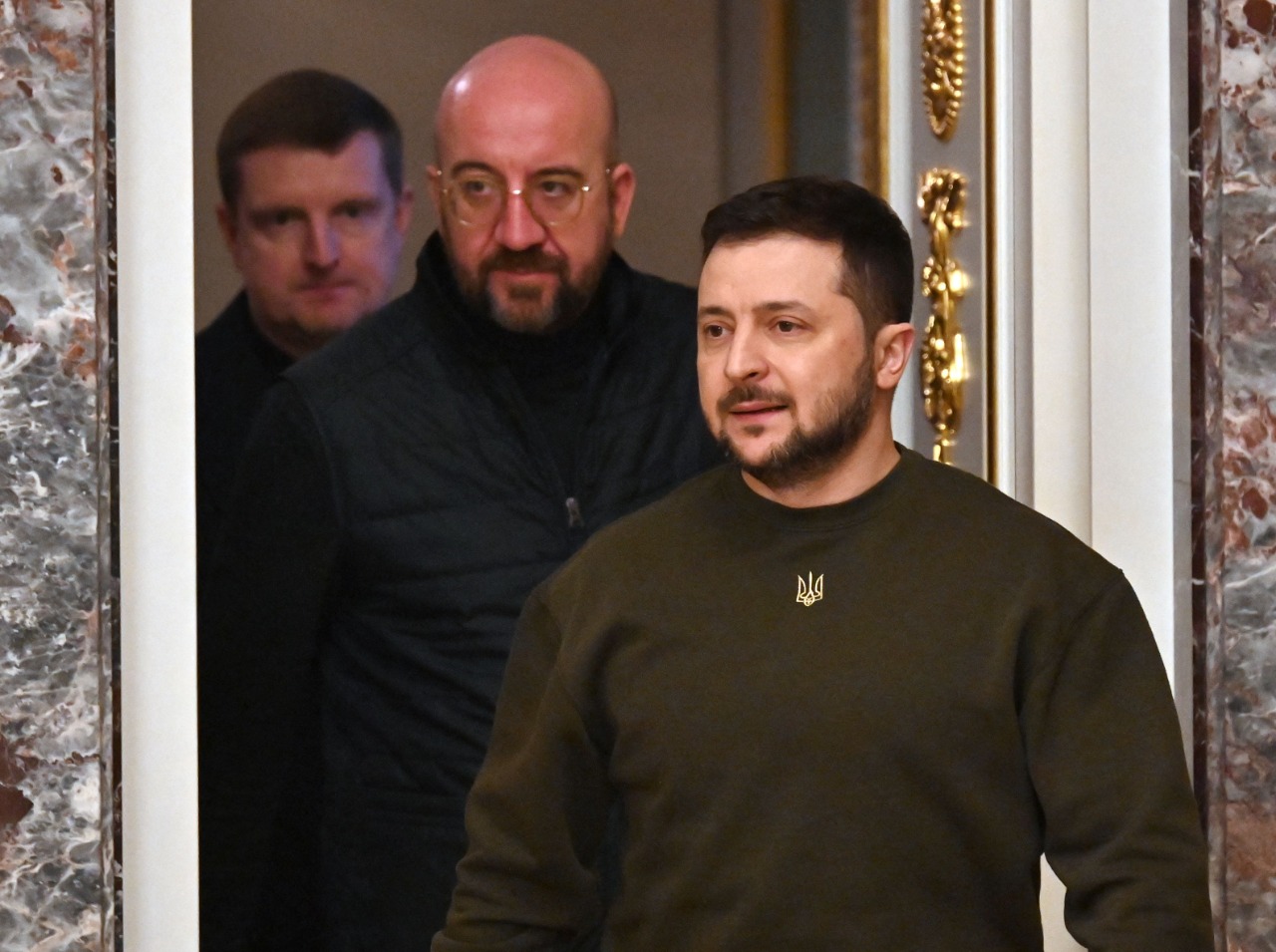Zelenski cuestiona a Alemania por no aprobar el envío de tanques.