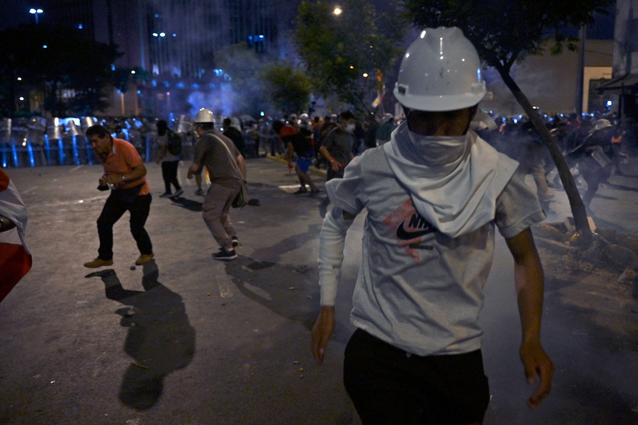 Líder sindical llama a continuar protestas hasta lograr renuncia de Boluarte.