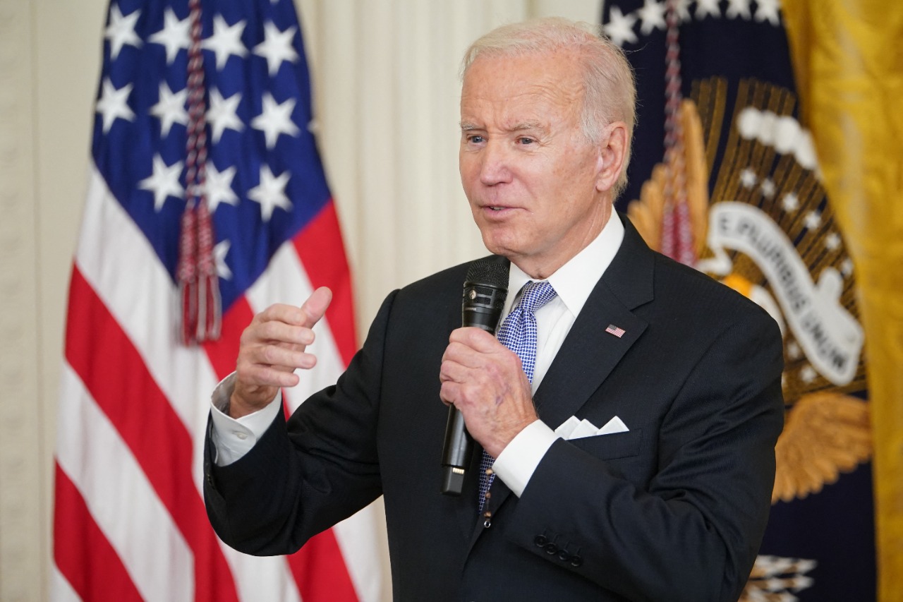 Biden anuncia medidas para facilitar medicamentos y protección a las solicitantes de aborto