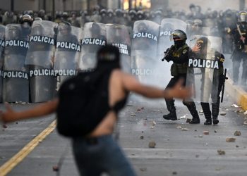Fiscalía de Perú abre una investigación contra el ministro del Interior.