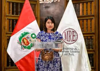 Perú cita al embajador de Chile por las críticas de Boric sobre el operativo policial en las protestas del país.