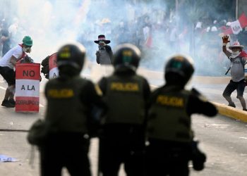 Muerto un bebé a causa de los bloqueos de las carreteras en las protestas de Perú.