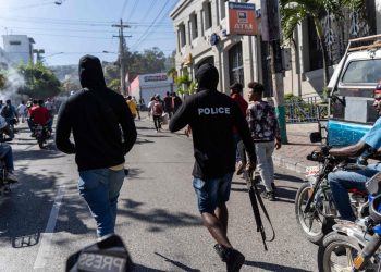 Al menos seis policías muertos en enfrentamientos con una pandilla en Haití.