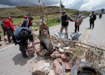 La Policía y el Ejército de Perú desbloquearán las carreteras afectadas por las protestas contra el Gobierno.