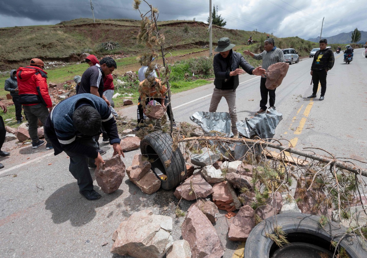 La Policía y el Ejército de Perú desbloquearán las carreteras afectadas por las protestas contra el Gobierno.