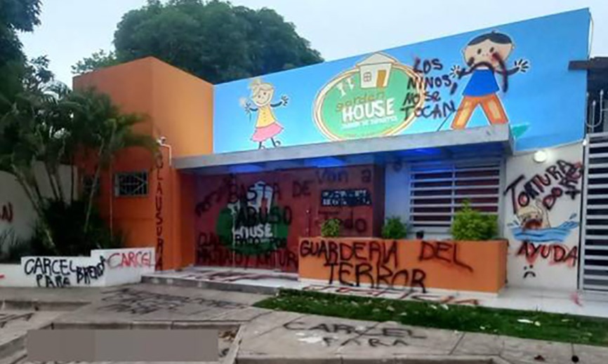 Harol, uno de los padres denunciantes, detalló que su hijo fue envuelto con una cinta de embalaje en este sitio.
