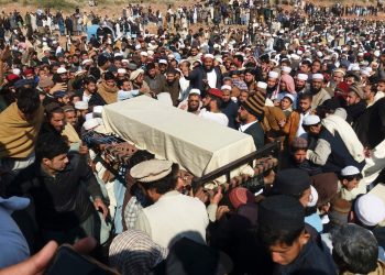 Aumentan más de 50 los estudiantes muertos tras naufragar su barco.