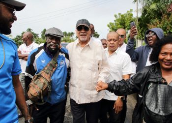 Fiscalía pide 20 años de cárcel para exdictador surinamés Desi Bouterse.
