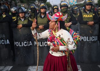EEUU insta a Perú a perseguir y enjuiciar a responsables de la violencia.
