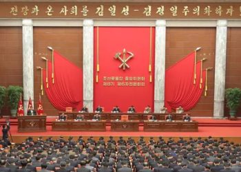 Corea del Norte advierte que puede responder a amenaza militar de EEUU.