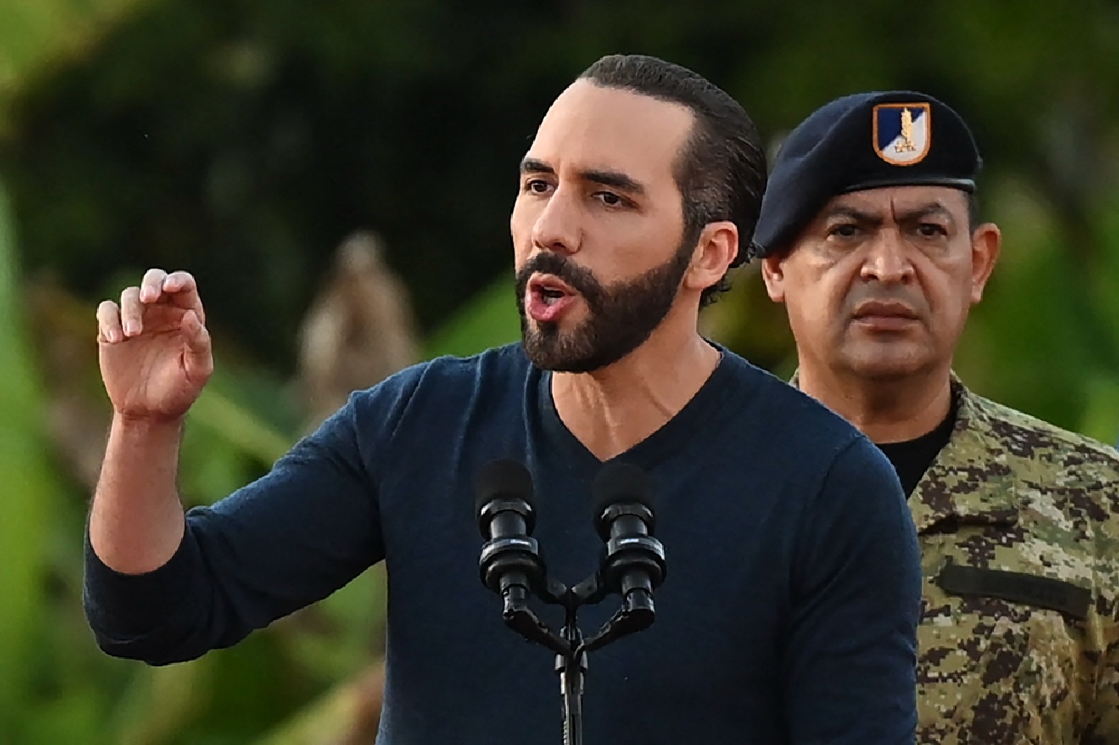 El Salvador extiende régimen de excepción para luchar contra pandillas.