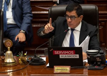 Chávez insta al Congreso a ponerse de acuerdo para adelantar elecciones.