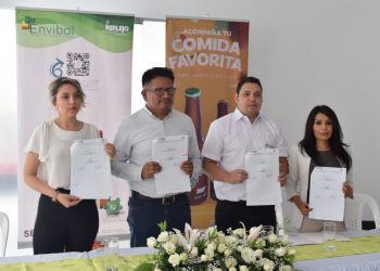 Envibol firma contrato comercial con una empresa de jugos por Bs 1,5 millones
