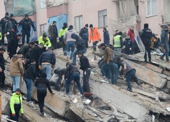 Aumentan a más de 3.600 los muertos en Turquía y Siria