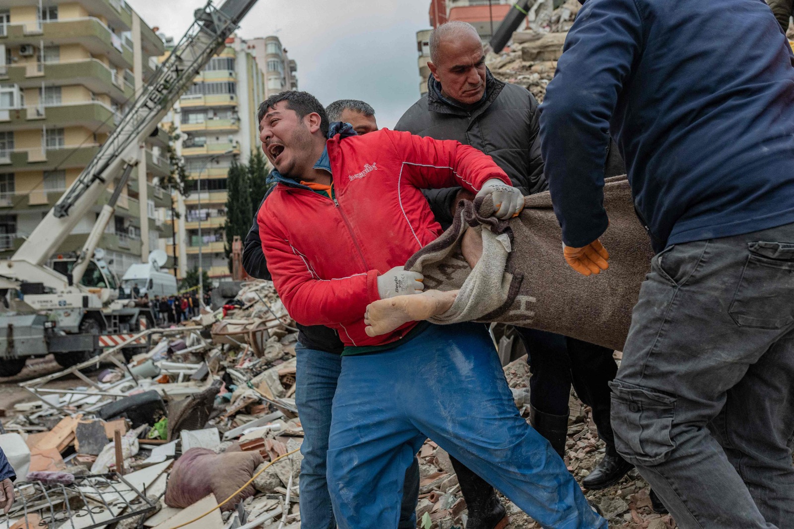 Ya son más de 4.300 los muertos por los terremotos en Turquía y Siria.