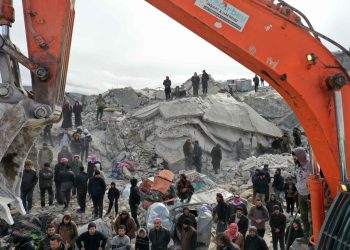 Al menos 20 escapan de cárcel de siria con presos de Estado Islámico.