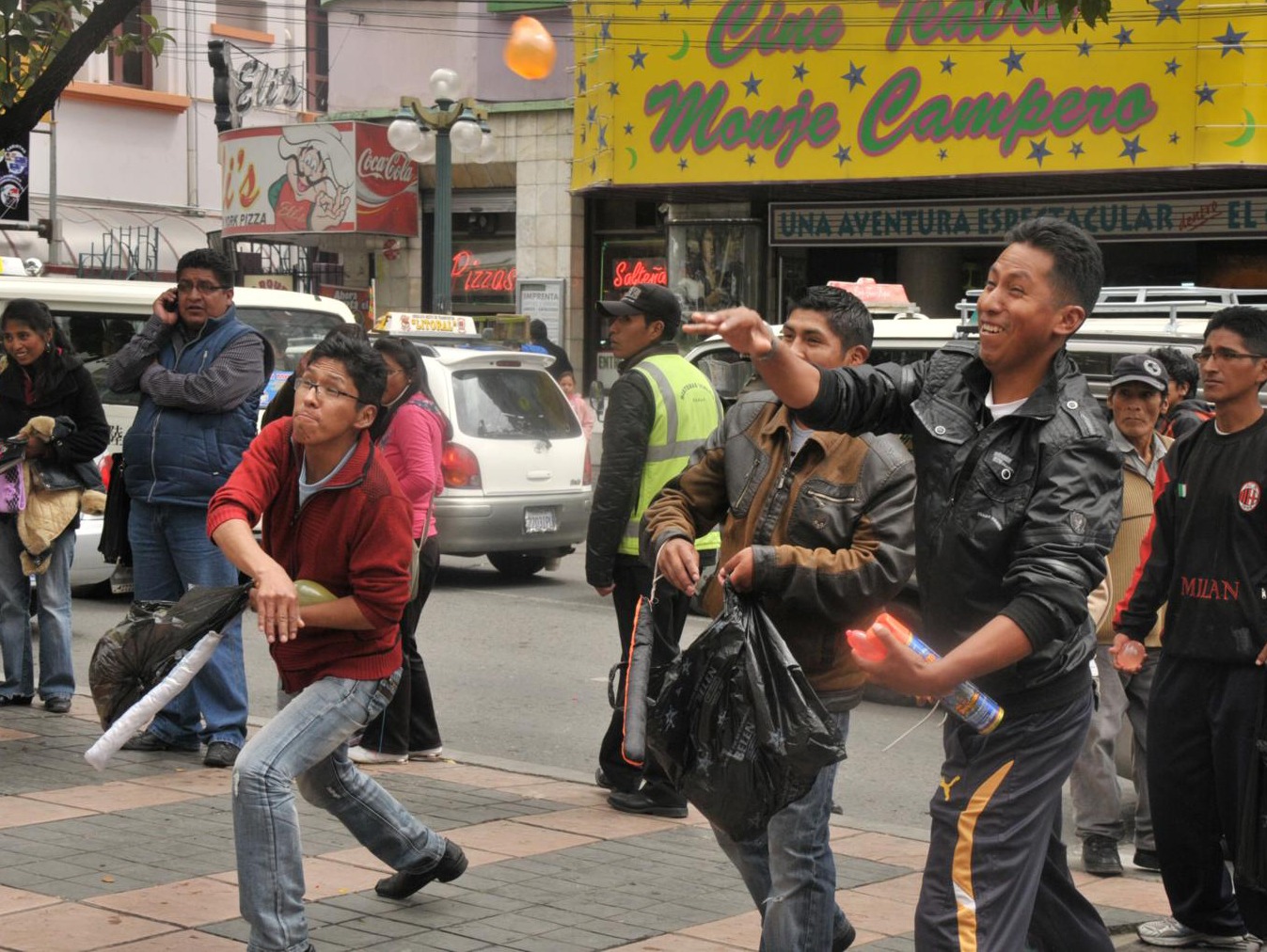 Desde el Concejo Municipal de El Alto se definió la multa de Bs 1.000 mediante la Ley municipal 394.