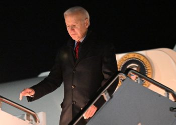 Biden confiesa que aún debe decidir sobre si presentarse a las presidenciales.